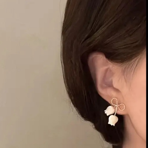Jewelry - Bowknot Tulip Fashion earrings